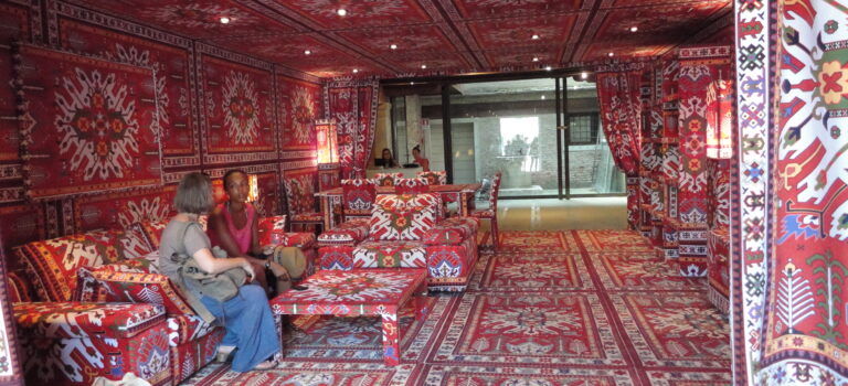 世界のアートシーンを目指すアゼルバイジャン